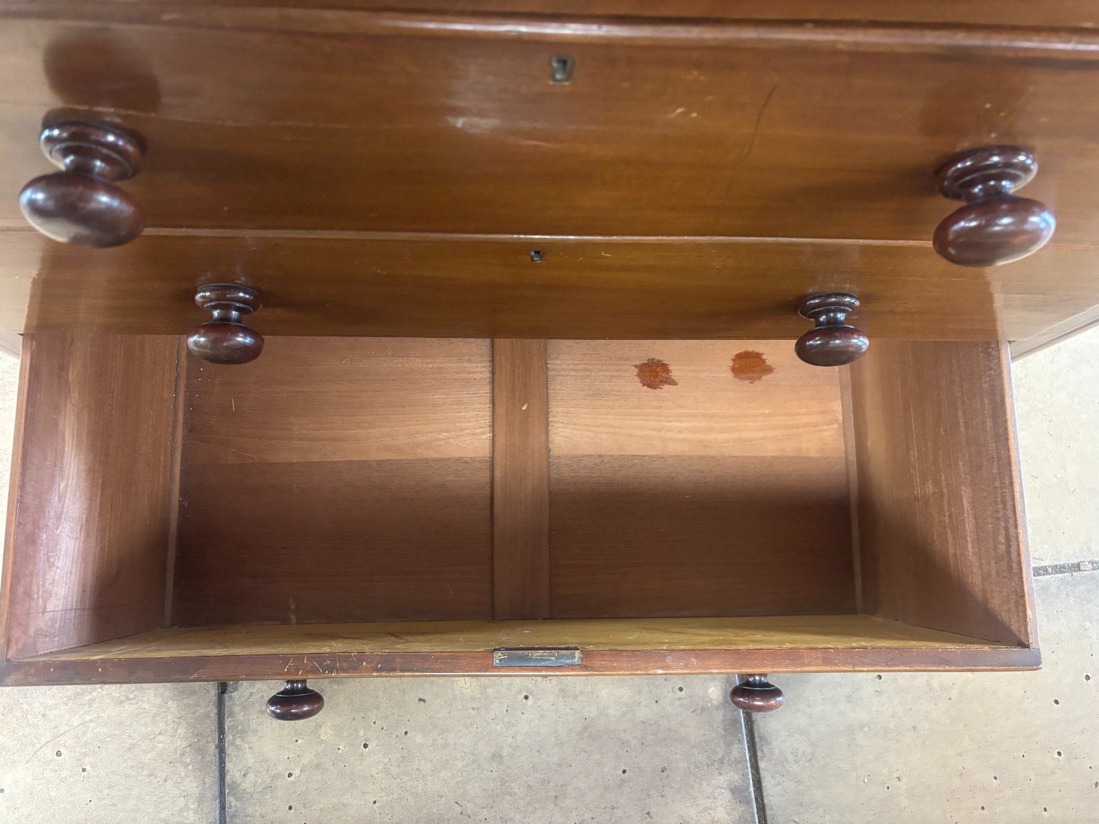 photo vintage Antique Late Victorian Mahogany Two Over Three Chest Of Drawers As Found
