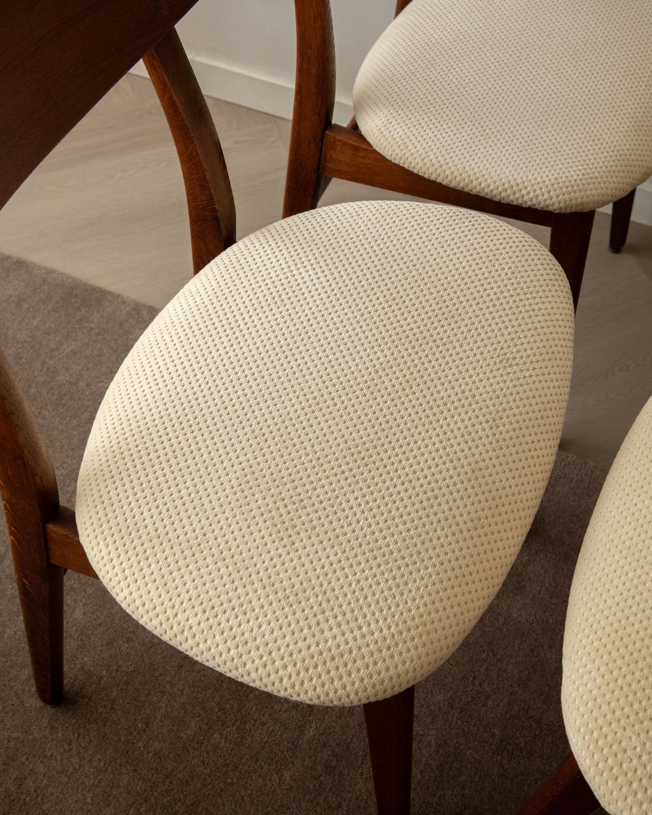 photo vintage Ch30 Dining Chairs By Hans J. Wegner For Carl Hansen & Søn, 1950s, Set Of 4