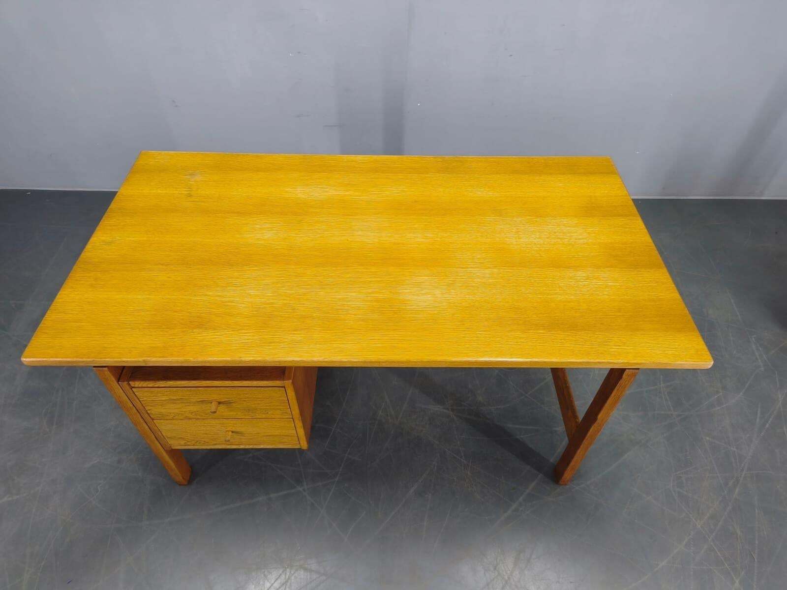 Bureau Hans J. Wegner GE125 en chêne pour GETAMA, Danemark photo 2187.0