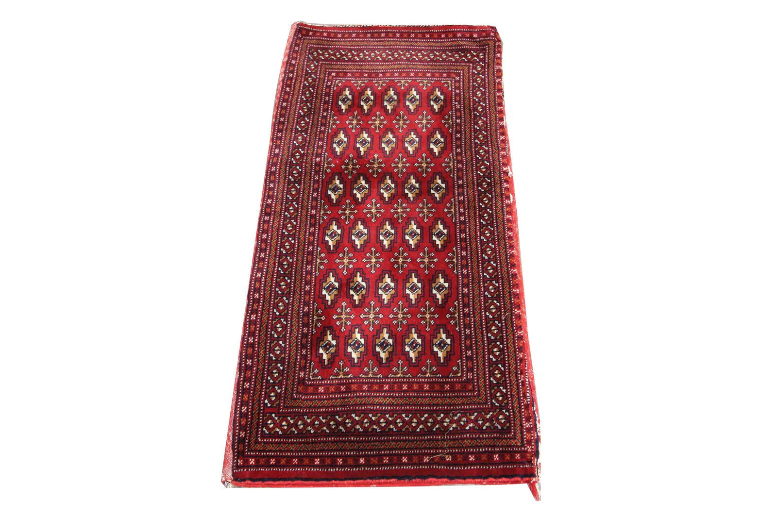 Tapis fait main en laine rouge, coussin de sol Turkmen Poshti traditionnel photo vinterior