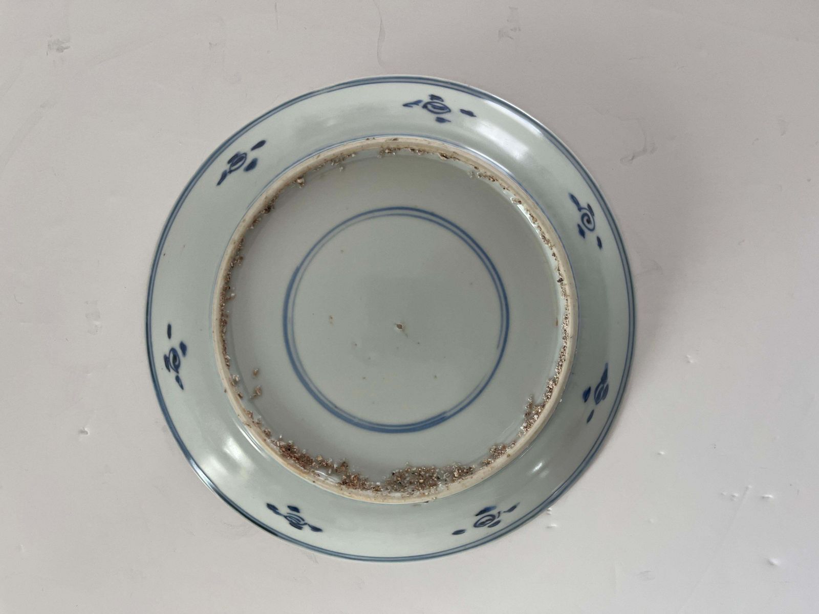 photo furniture Antiek Chinees Ming-porselein, bord, blauw en wit, Wanli ca. 1600