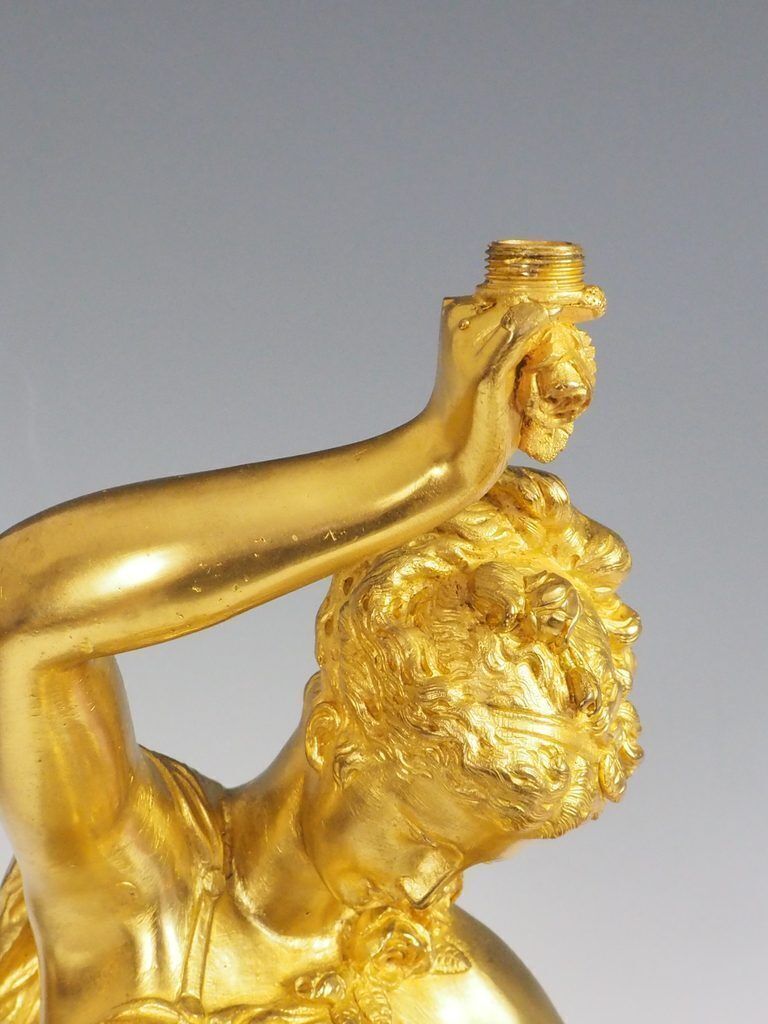photo vintage Antique Carrier Beluese Gilt Bronze Lady Oil Lamp Signed