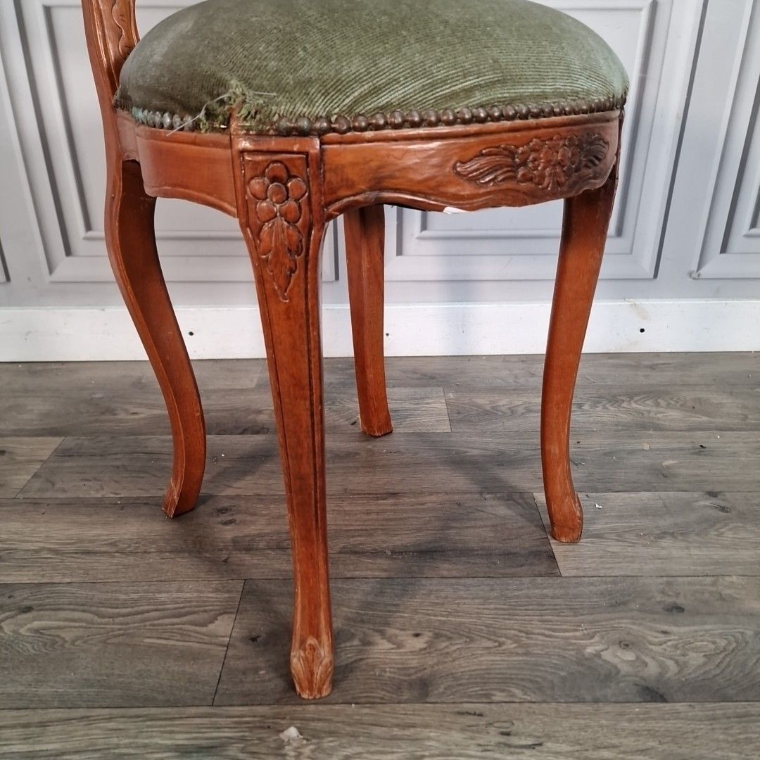 Antique Style Bedroom Chair Button Back Louis Rococo Carved Wooden Seat Vintage photo for sale