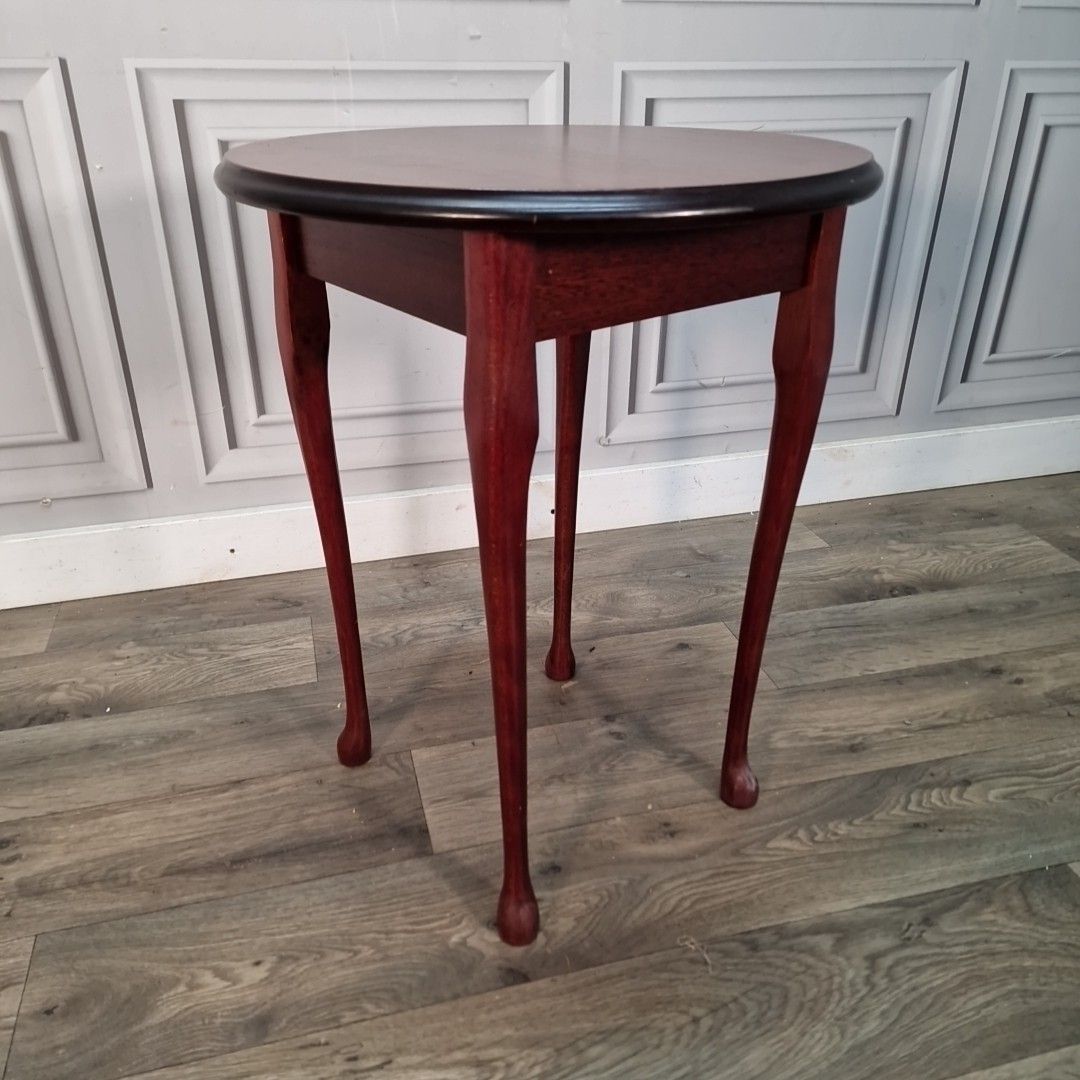 Vintage Mahogany Side Table Round Queen Anne Antique Style Wine Lamp Vintage photo furniture