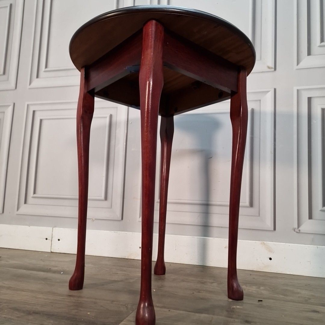 Vintage Mahogany Side Table Round Queen Anne Antique Style Wine Lamp Vintage photo Furniture
