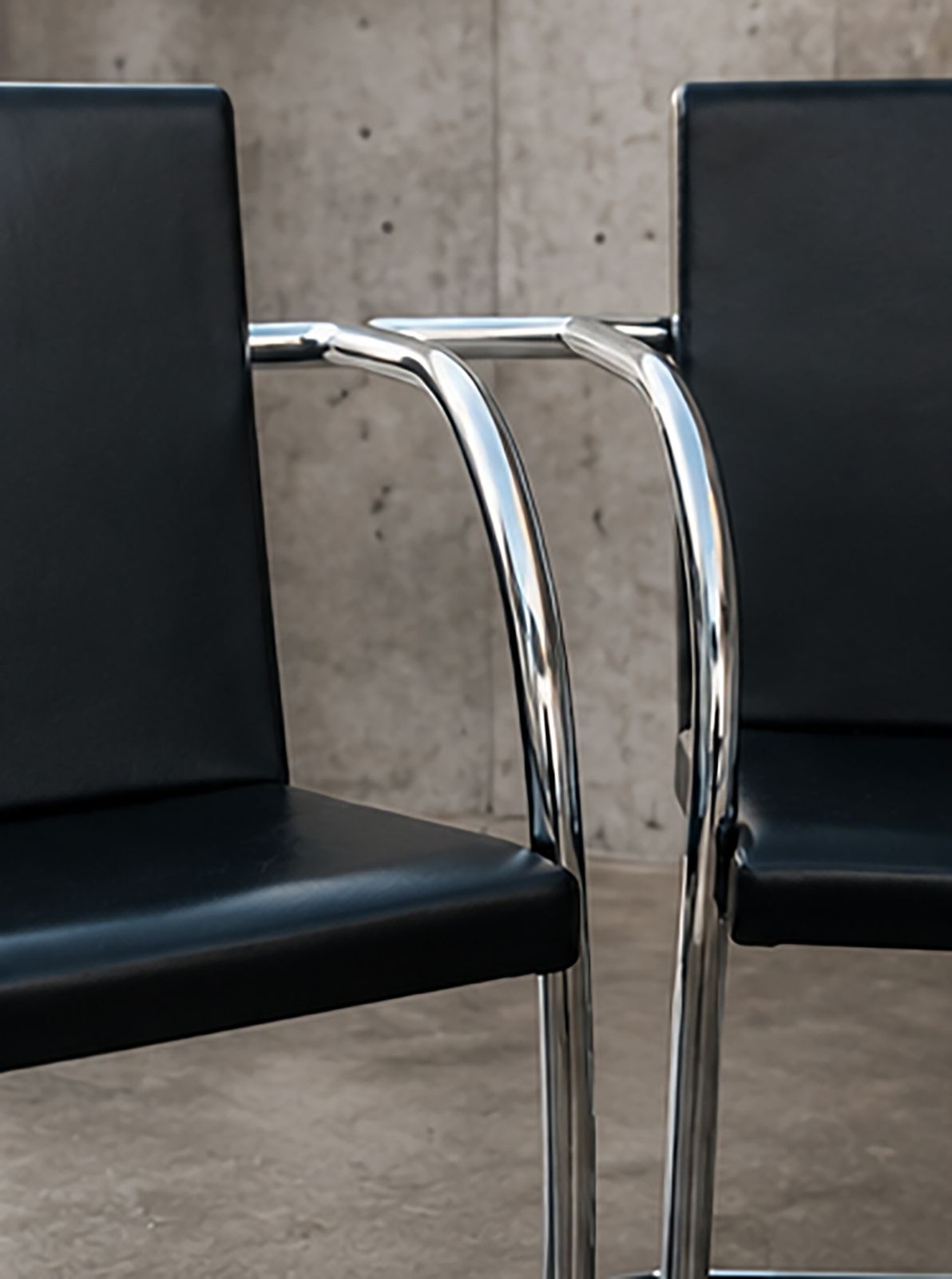 photo furniture Ludwig Mies Van Der Rohe – ‘Brno’ Chairs,  Brno Tubular Thin Pad Chair Model 245a
