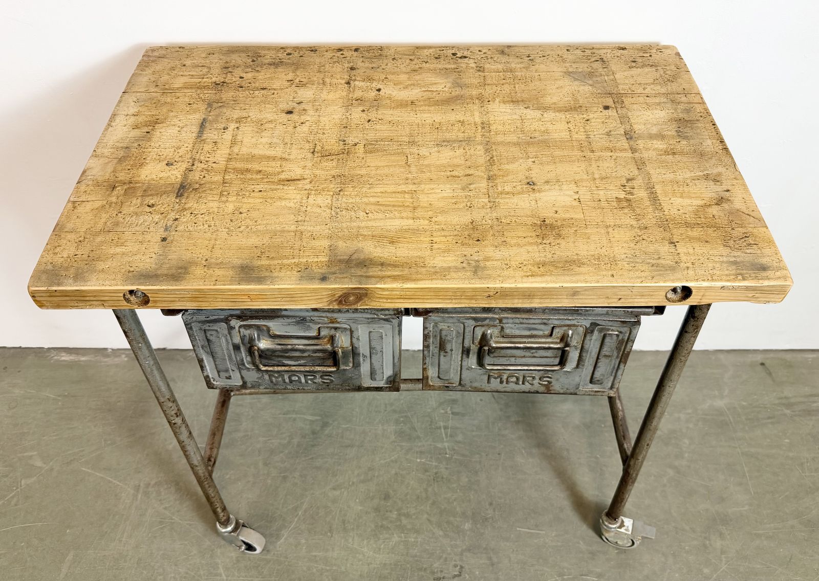 Industrial Worktable On Wheels, 1960s photo vinterior