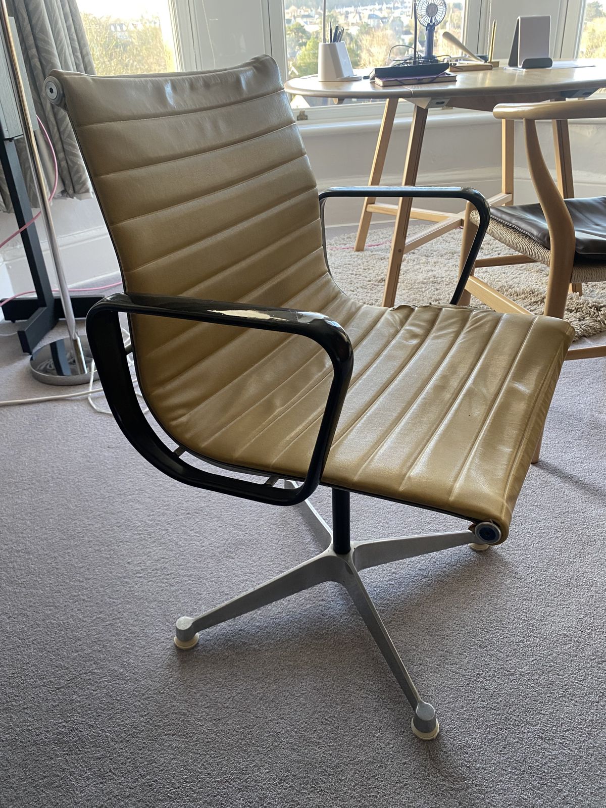 Charles And Ray Eames Aluminium Group Chair   Made By Hille Uk Very Rare