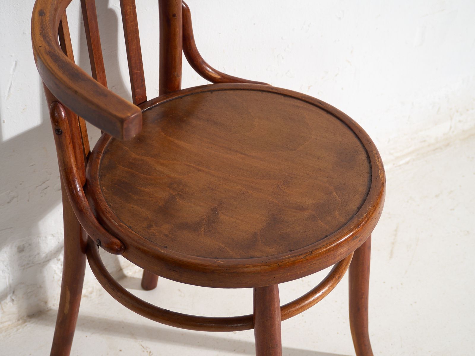 photo vinterior Set Of Four Thonet Style Bentwood Chairs – Central Europe, Circa 1920