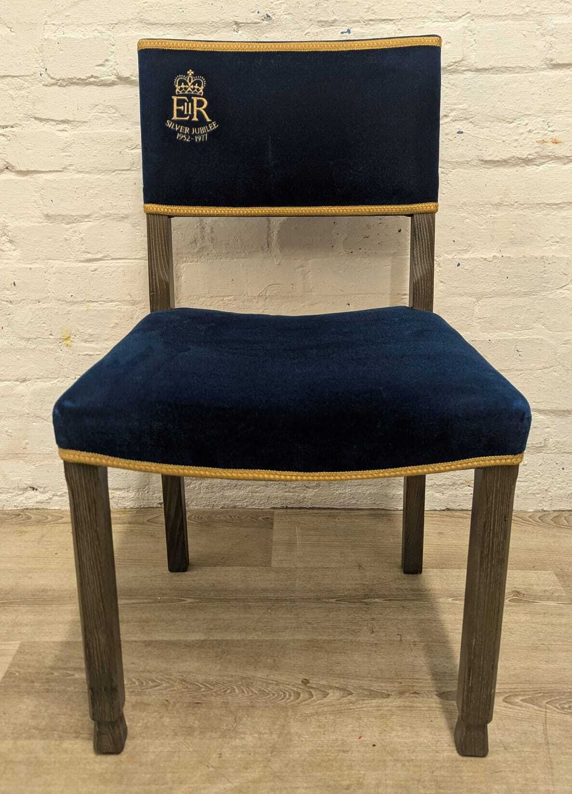 Silver Jubilee Commemorative Chair By Hands Of Wycombe photo 225.0