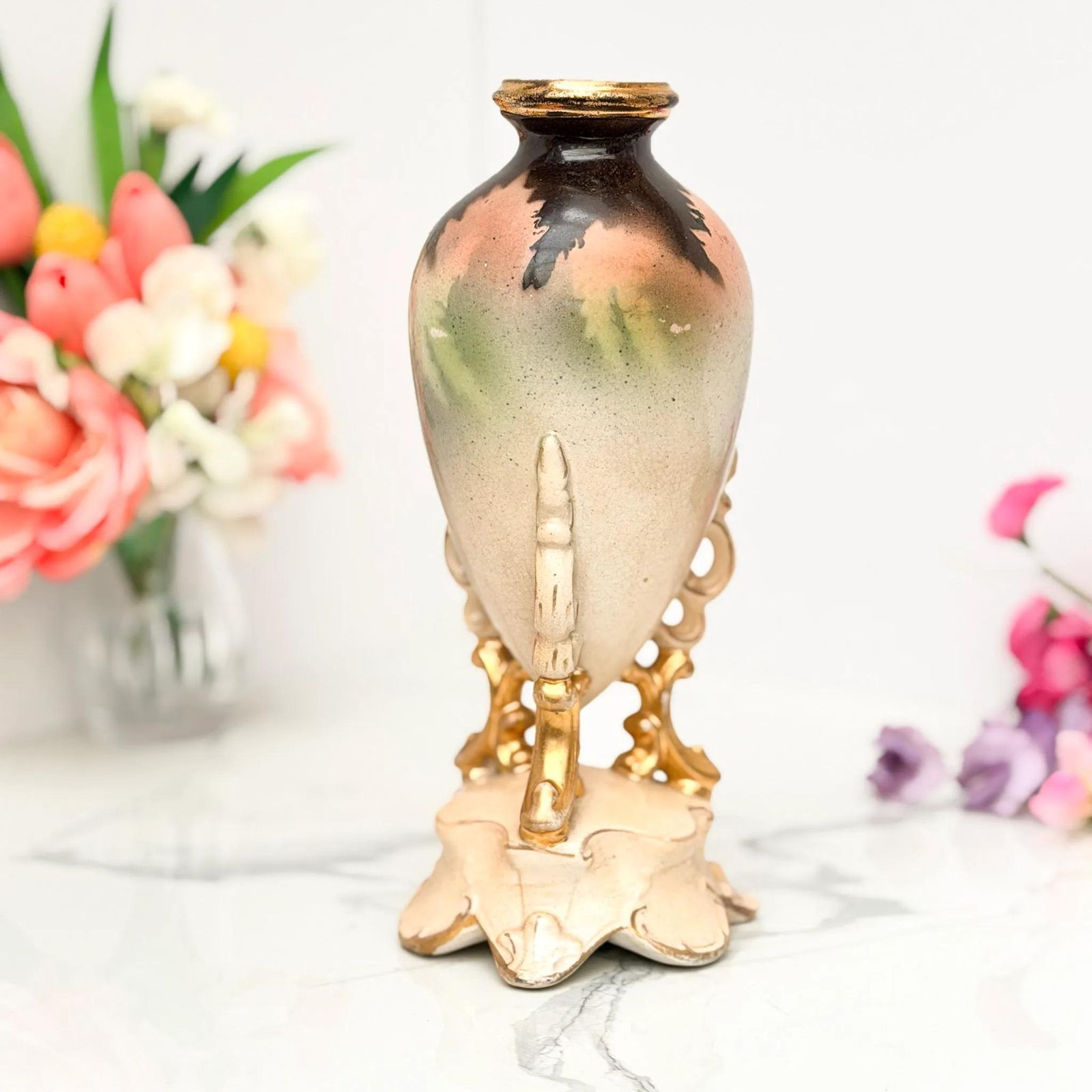 Victorian blush ivory fazantvaas, verguld gescrolld voetstuk, ca. 1895 photo Woonaccessoires