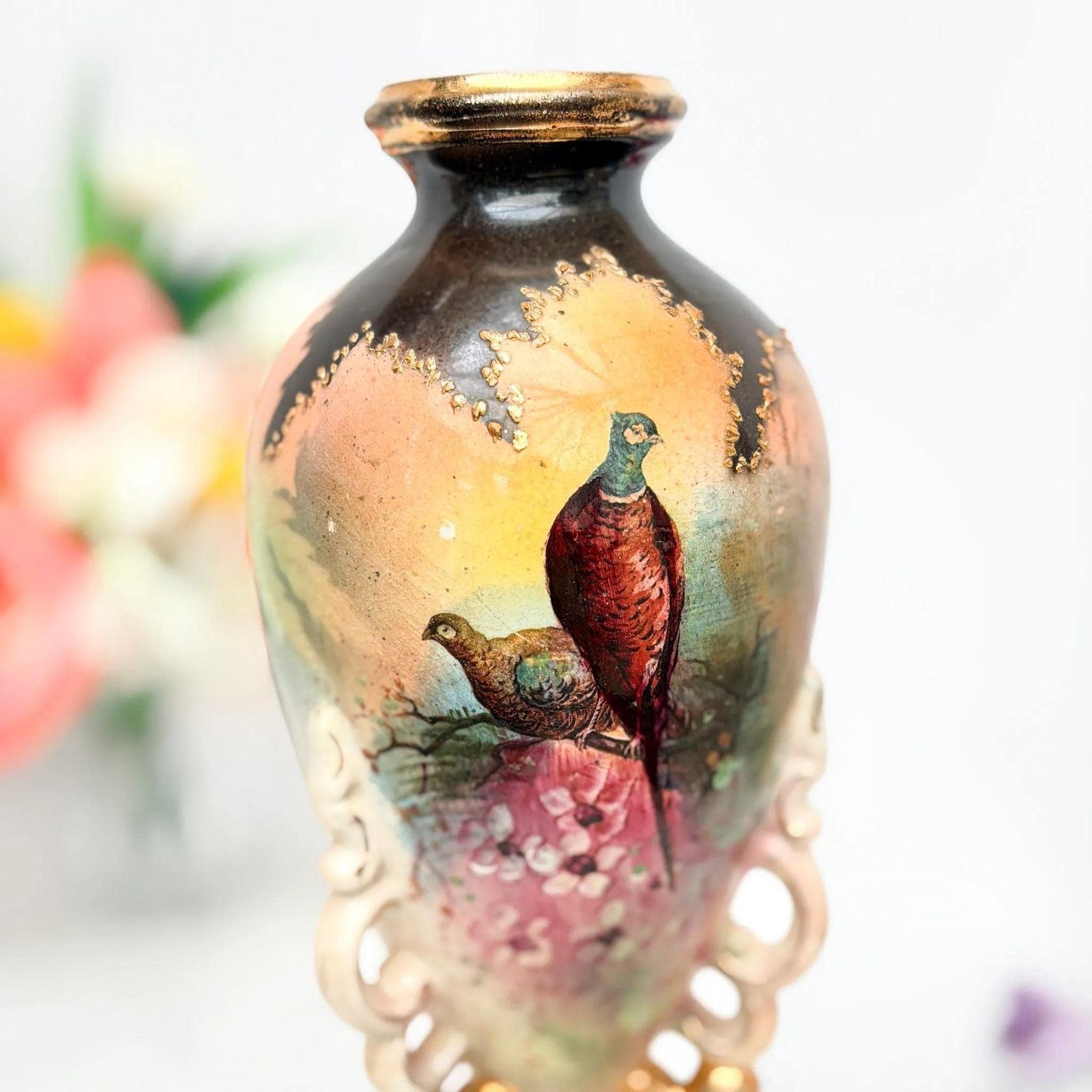 Victorian blush ivory fazantvaas, verguld gescrolld voetstuk, ca. 1895 photo 159.0