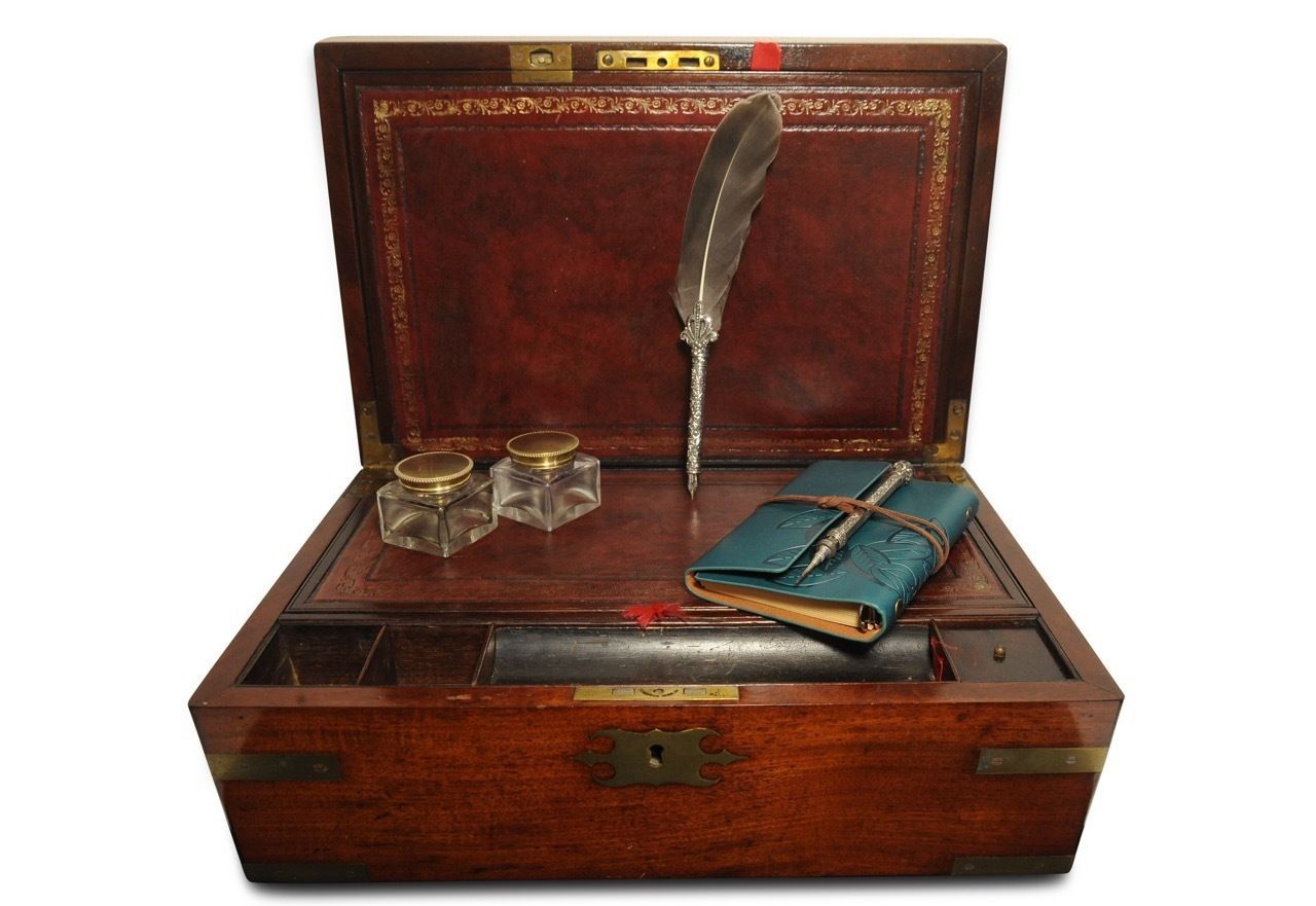 2600.0 Exquisite Georgian Hand Crafted Thompson Writing Slope With Red Tooled Leather Made By Esteemed Maker Tompson Featuring Royal Warrant photo
