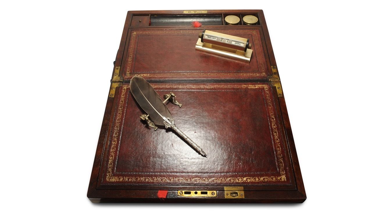 Exquisite Georgian Hand Crafted Thompson Writing Slope With Red Tooled Leather Made By Esteemed Maker Tompson Featuring Royal Warrant photo buy