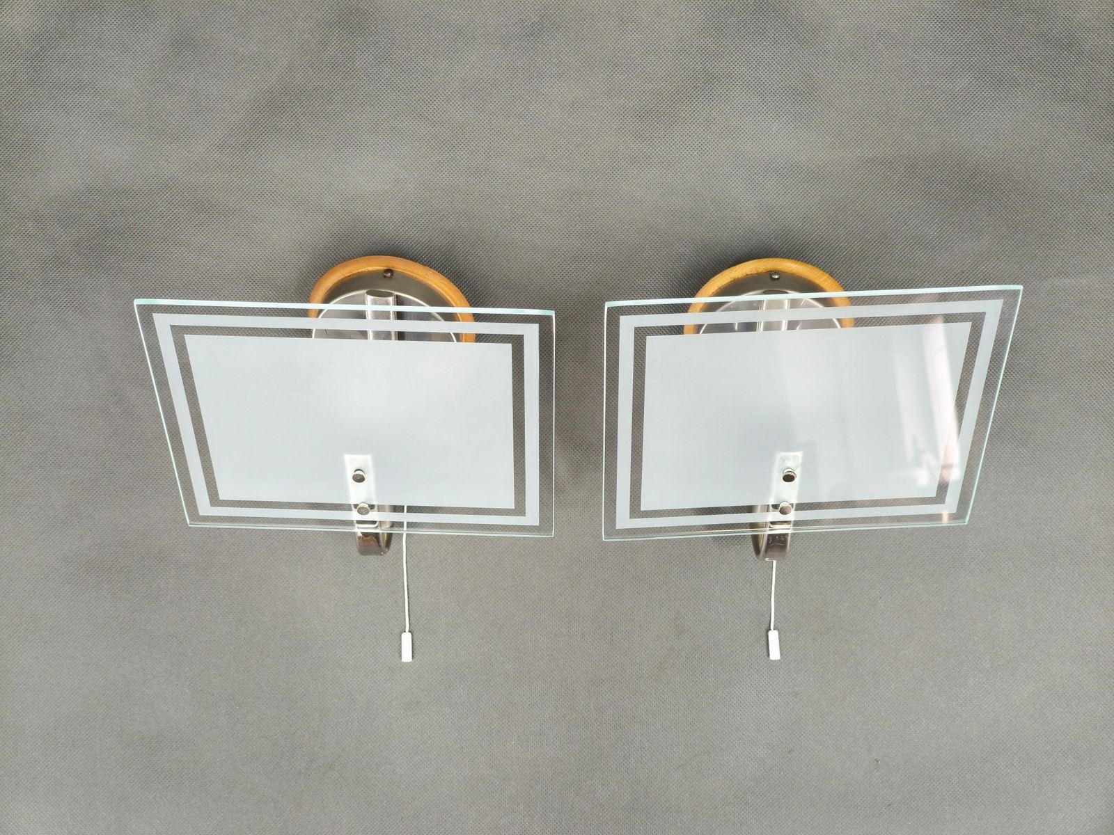 Paar art deco glazen wandlampen, Tsjecho-Slowakije, jaren 1940 photo furniture