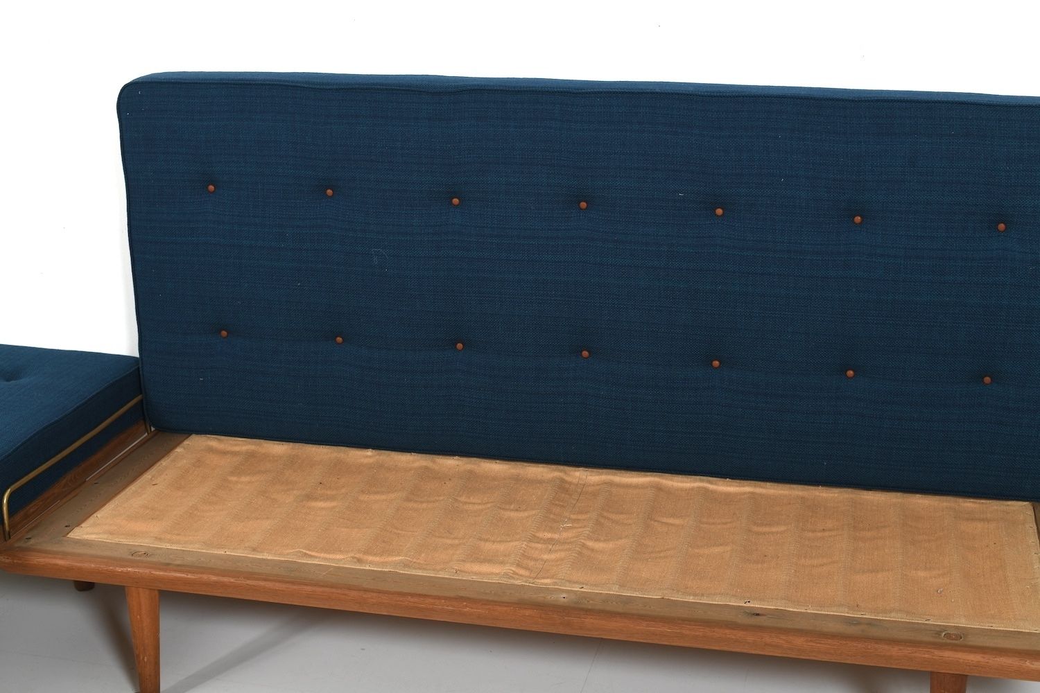 8950.0 New Upholstered Pair Of Ge 19 Hans Wegner Daybeds photo