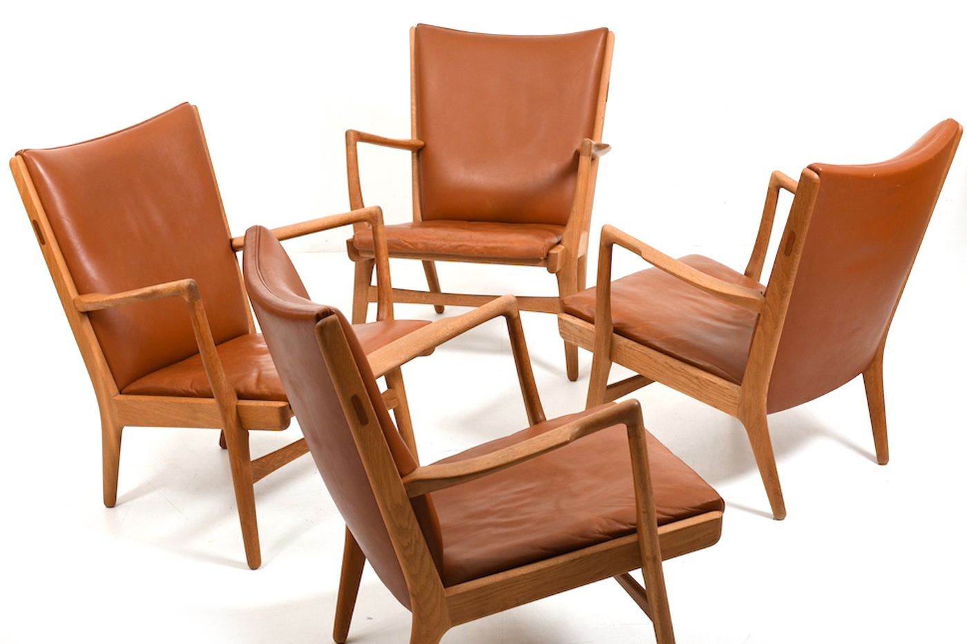 photo buy Hans J. Wegner Model Ap 16 In Oak 1951 / Set Of 4