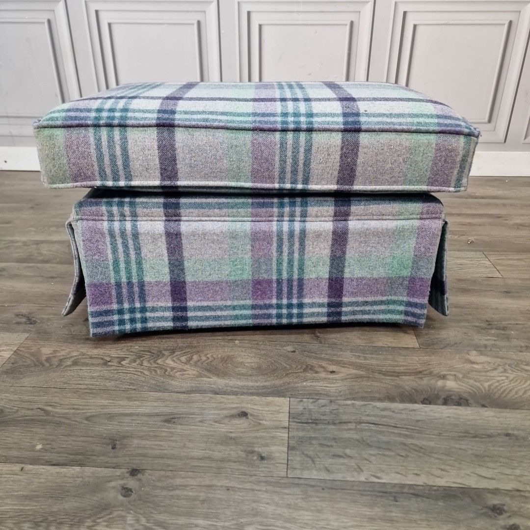 Vintage Tartan Foot Stool Upholstered Ottoman Pouffe Country House Style Retro photo Furniture