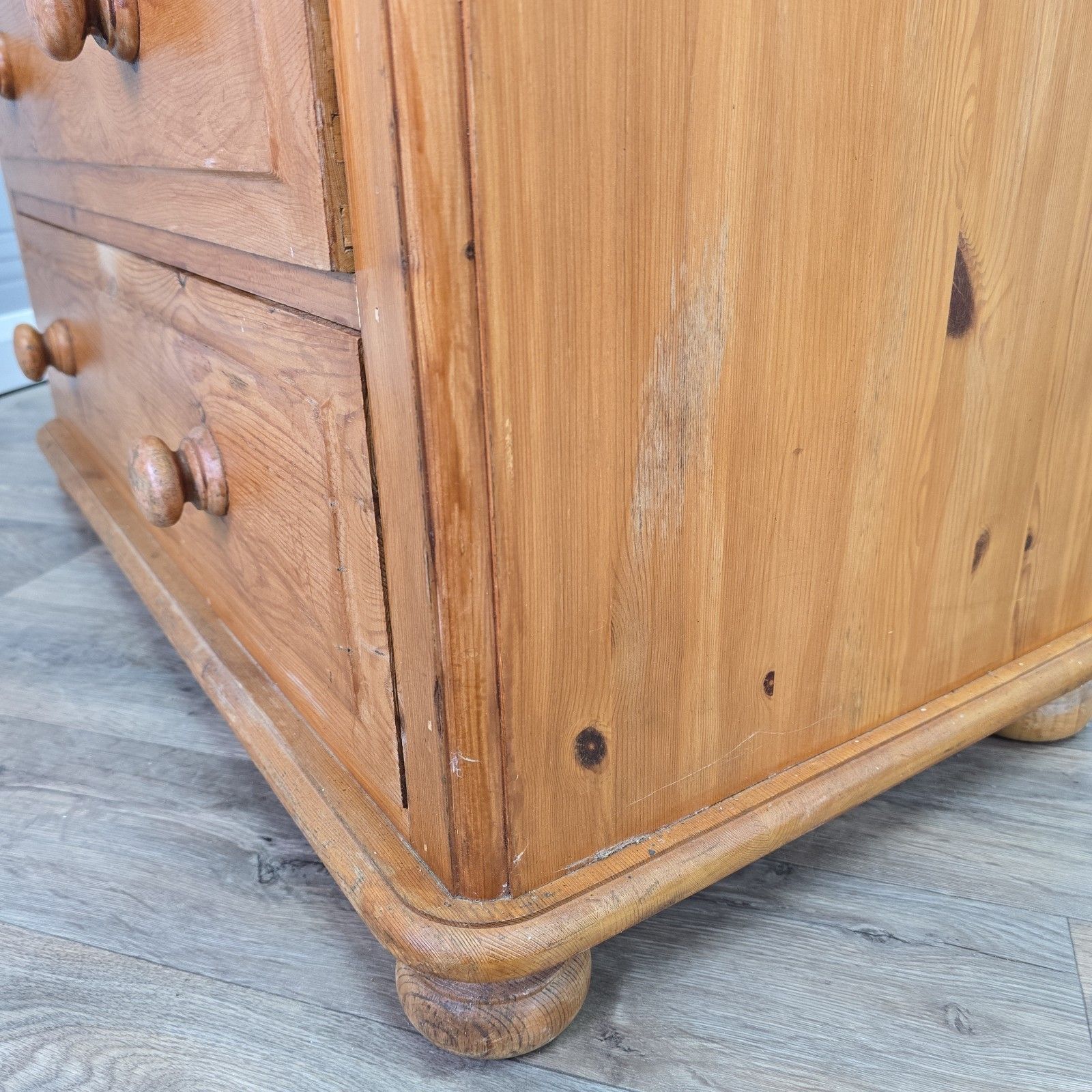 photo vintage Vintage Chest Of Drawers Solid Wooden Pine Country Farmhouse Style Retro