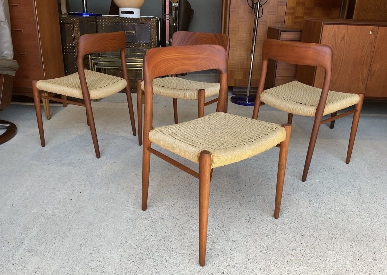 photo furniture Danish Model 75 Dining Chairs By Niels Otto Møller For J.L. Møllers Mobelfabrik