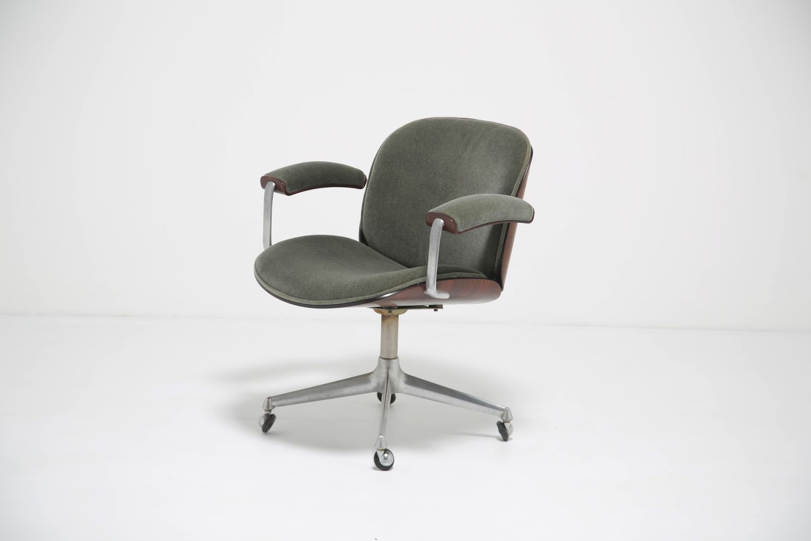 Ico Parisi Italian Executive Desk Chair, Figured Rosewood Sage Green Mohair Velvet For Mim, Italy, 1960s photo vintage