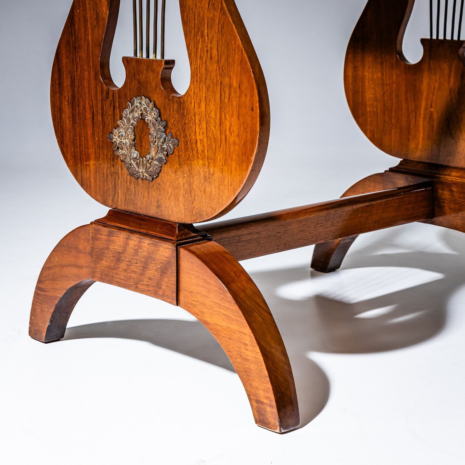Biedermeier lierzwerknaaitafel, ca. 1830 photo buy