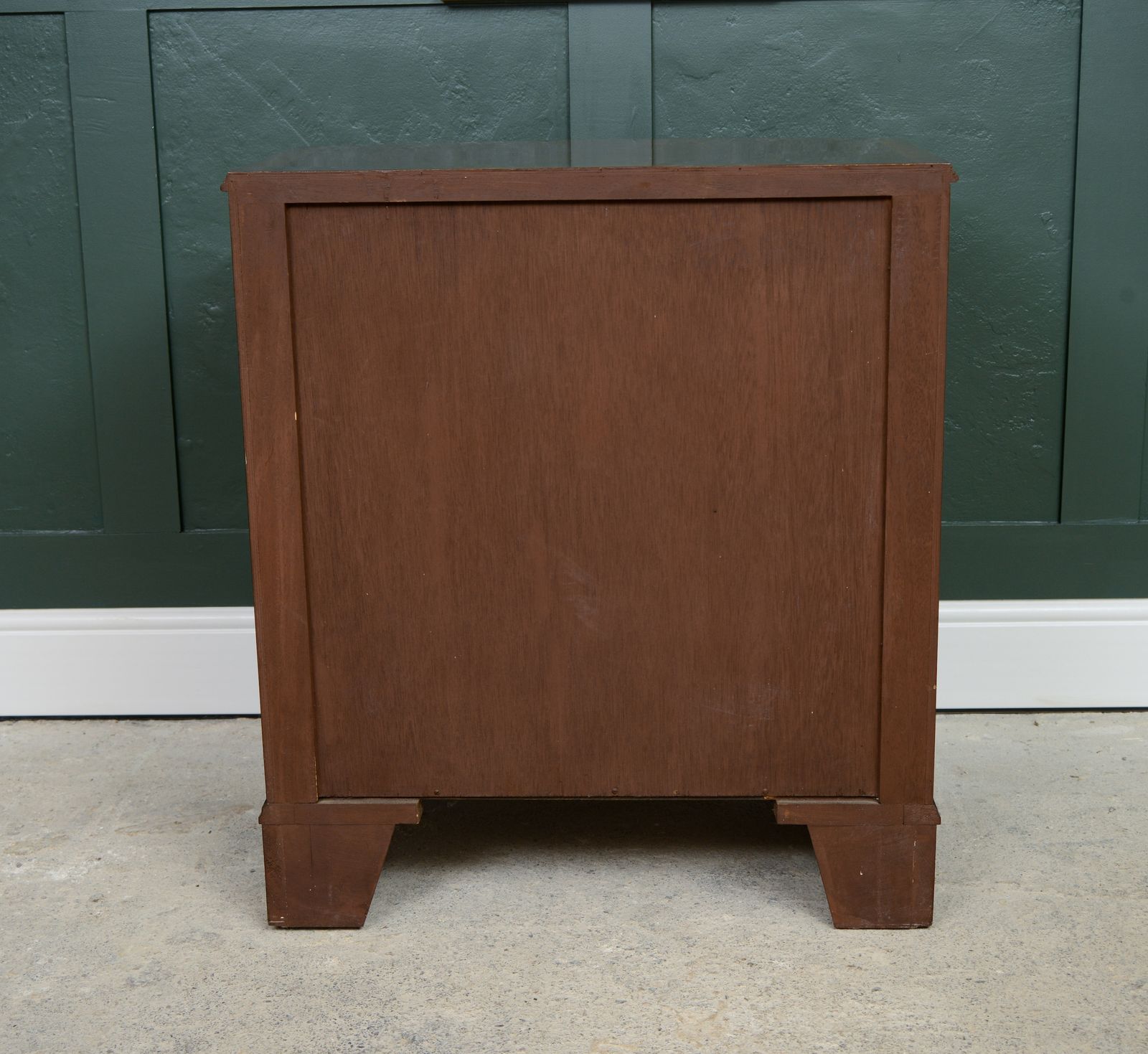 395.0 Regency Style Mahogany Chest Of Drawers   Bow Fronted photo