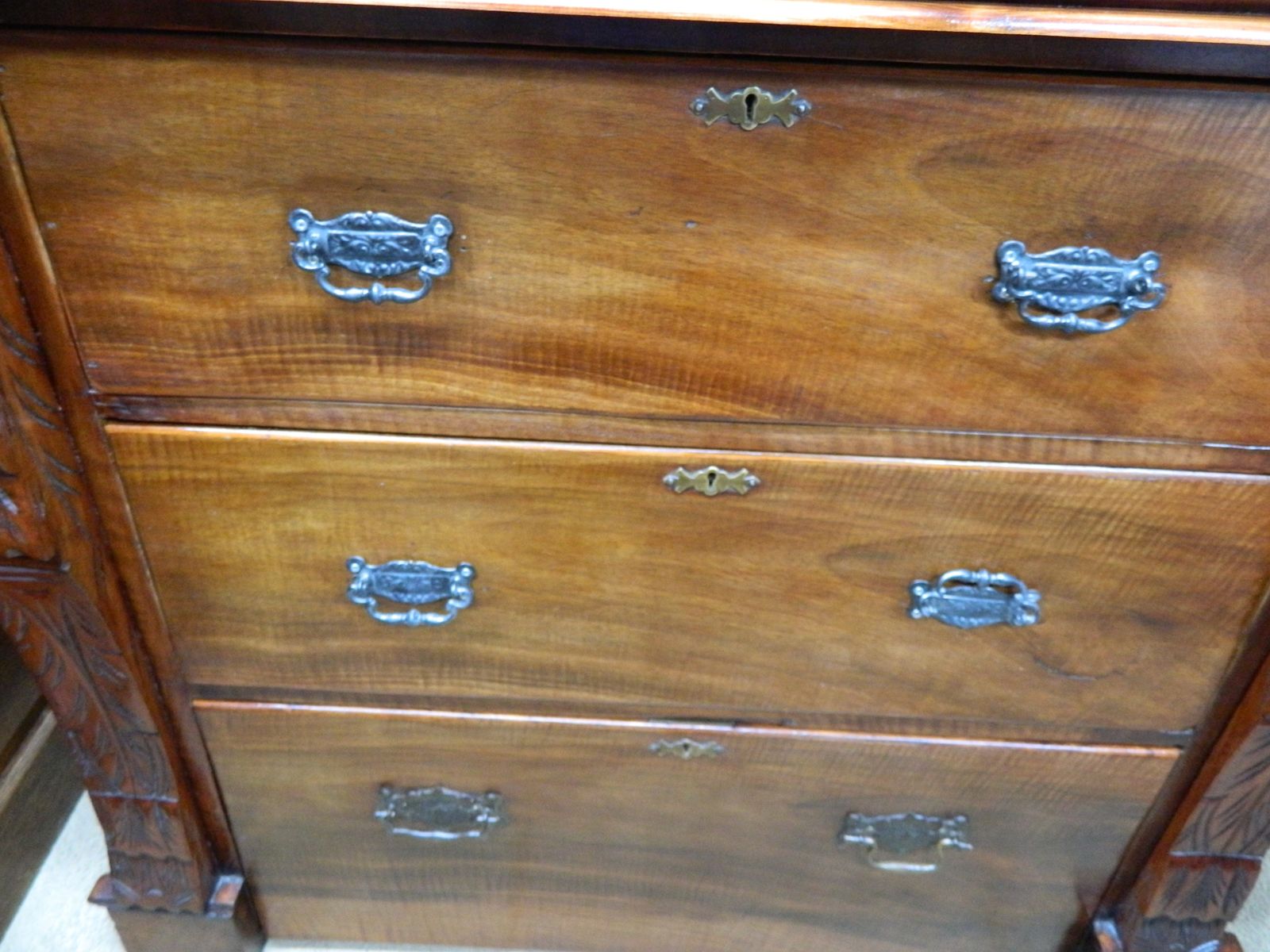 Mahogany Veneer Scotch Chest Of Drawers photo Furniture