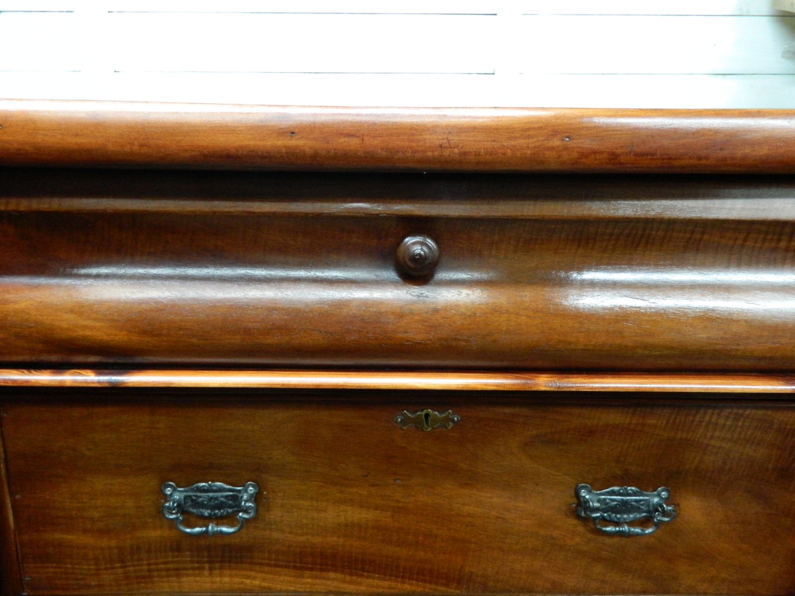 Mahogany Veneer Scotch Chest Of Drawers photo 360.0