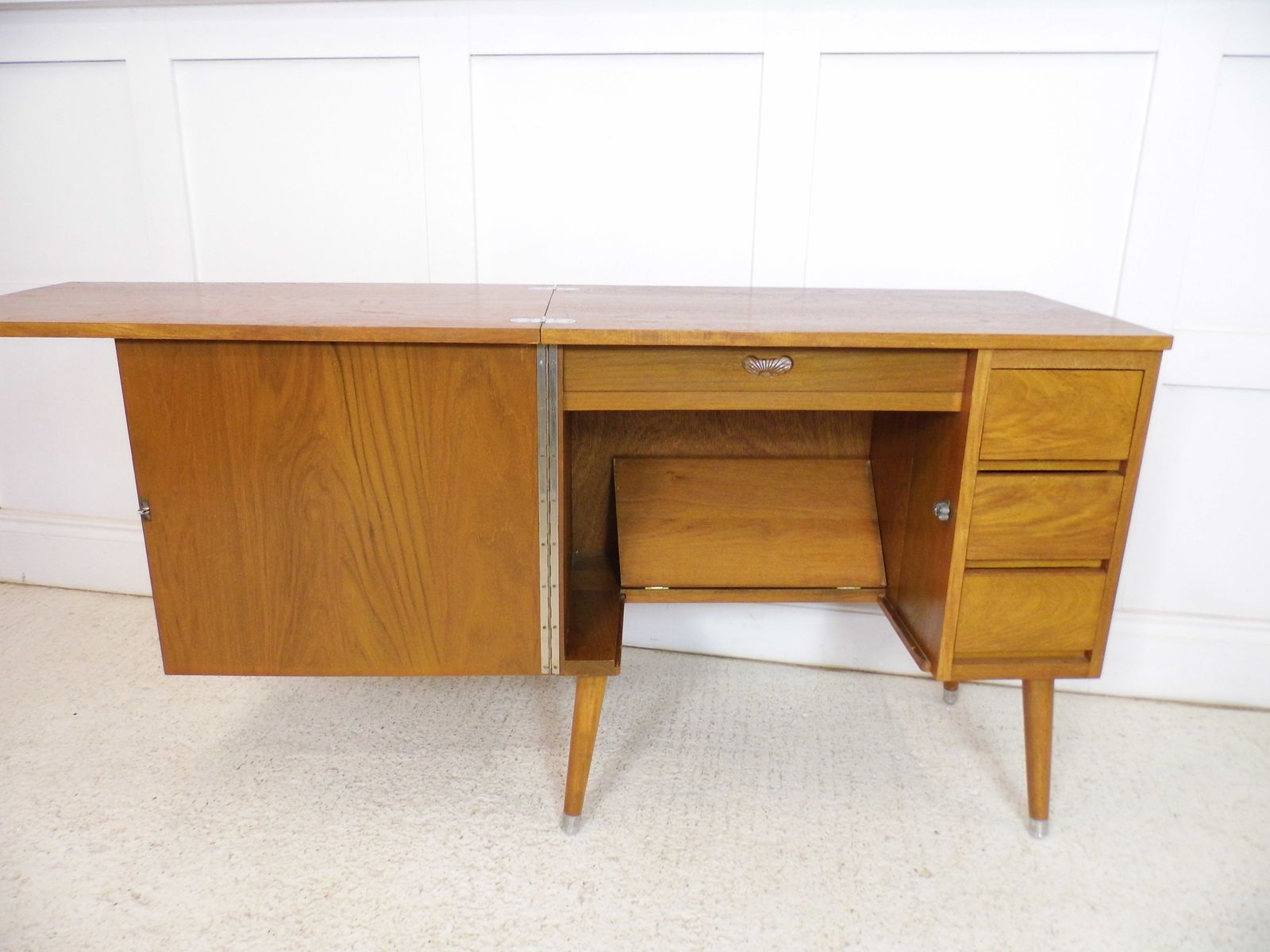 photo vinterior Midcentury Teak Sewing Table Cabinet Metamorphic Laptop Desk For Home 1960s