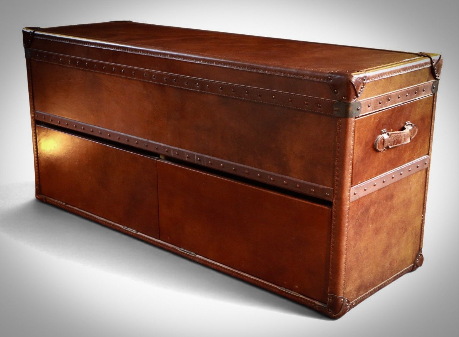 Super Timothy Oulton Mayfair Sideboard Media Unit Leather Trunk Antique Whisky🚚 photo for sale