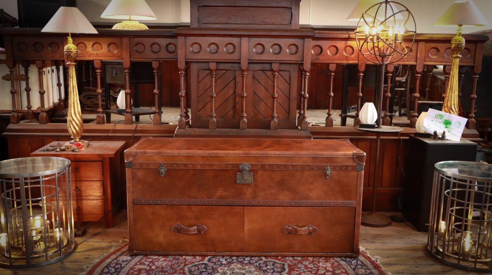 Super Timothy Oulton Mayfair Sideboard Media Unit Leather Trunk Antique Whisky🚚 photo 2800.0