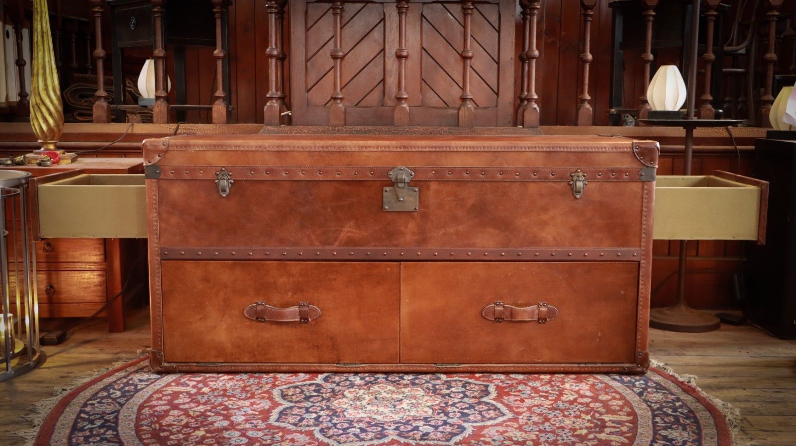 Super Timothy Oulton Mayfair Sideboard Media Unit Leather Trunk Antique Whisky🚚 photo vinterior