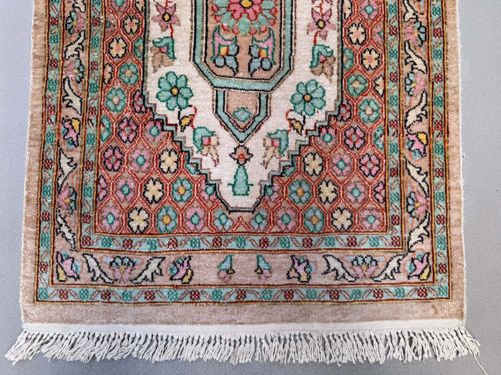 Vintage Kashmir Silk Rug, Medallion Floral 50x75cm Hand Knotted Teal Red photo 295.0