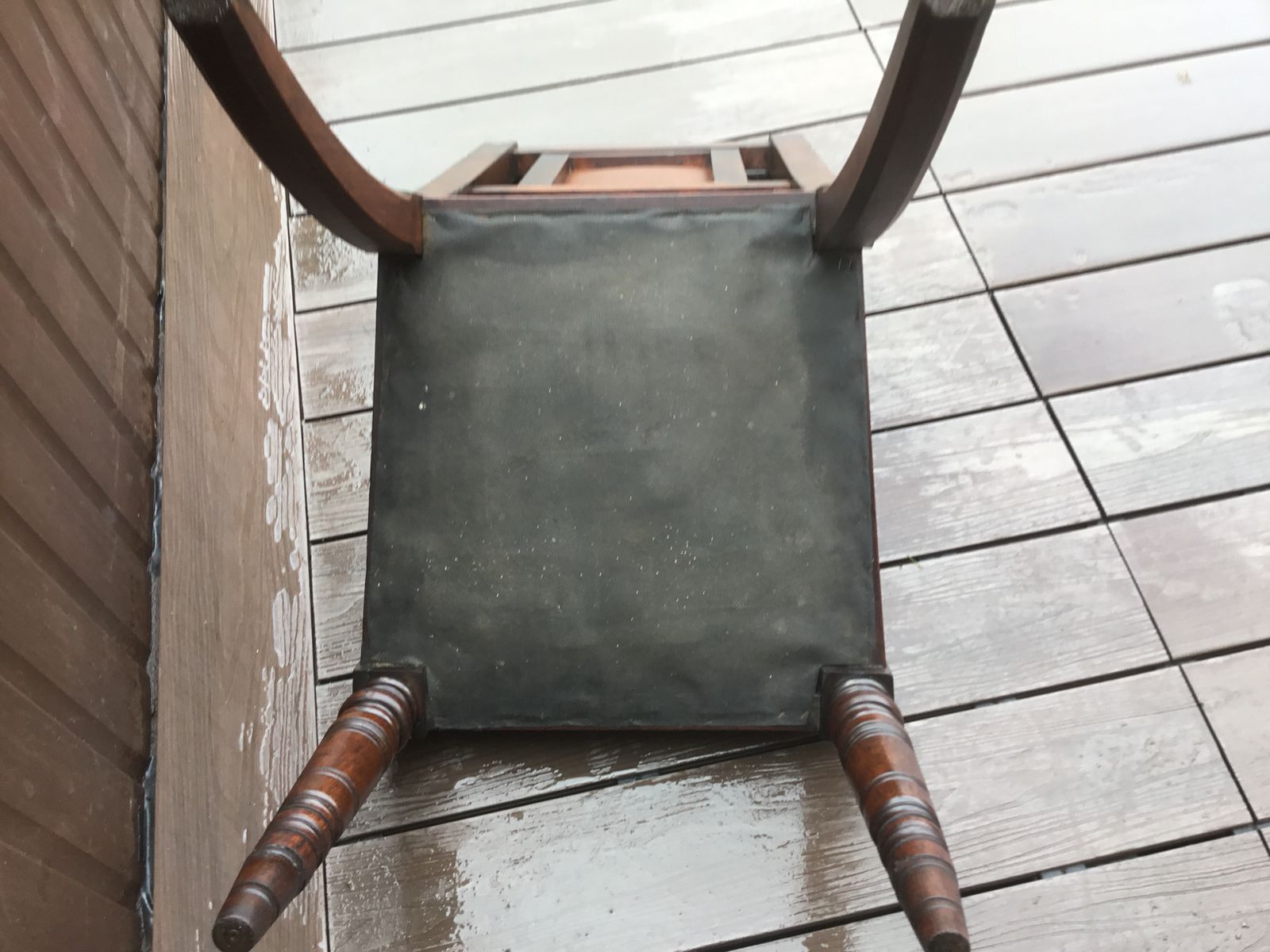 photo vintage Victorian Oak And Mahogany Leather Side Chair. Excellent Condition