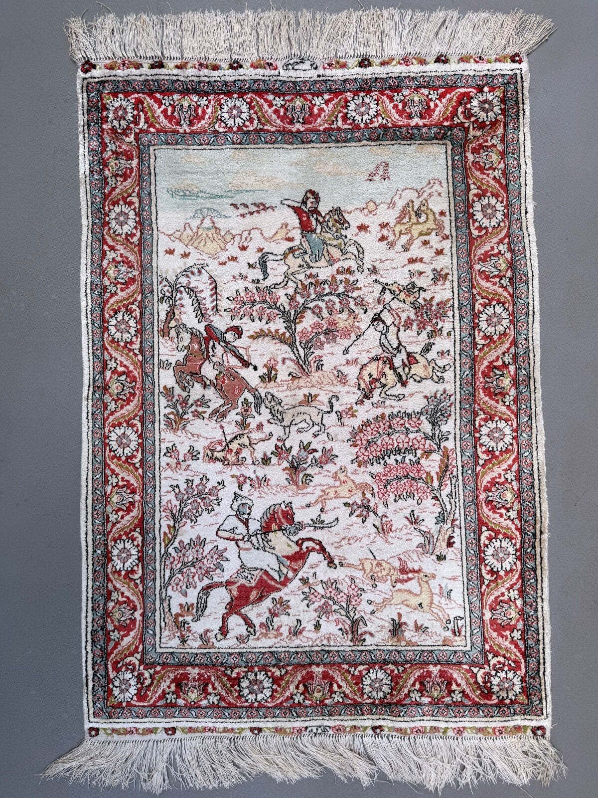 Vintage Hereke Zijden Jachttapijt 63x95cm Handgeknoopt Gesigneerd
