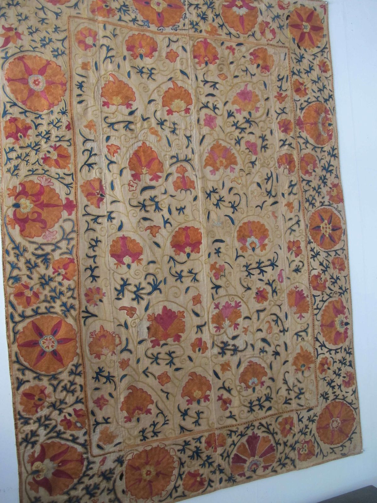 photo vinterior Bokhara Suzani, Oezbekistan, ca. 1850, 1,80m x 1,24m