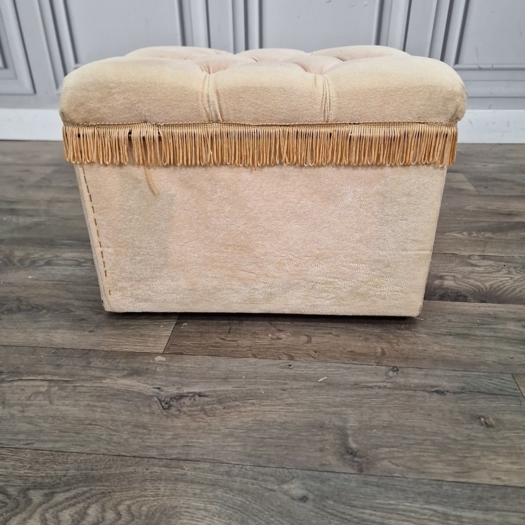 photo vintage Vintage Storage Ottoman Upholstered Blanket Box Tufted Seat Fringe Trim Upcycle