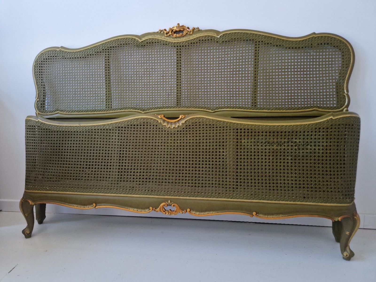 photo vintage Antique French Cane Bed King Size Louis XV Green Lacquer Gold Accents