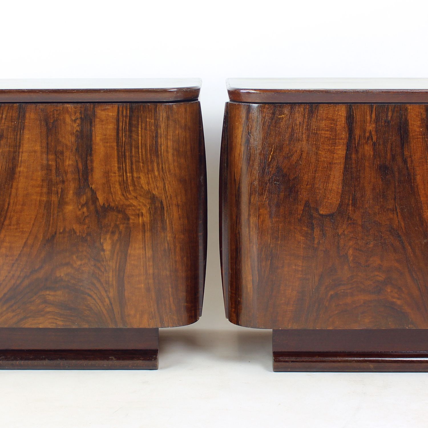 photo vintage Minimalist Bedside Tables In Faux Grain Finish, Pravenec Czechoslovakia 1960s