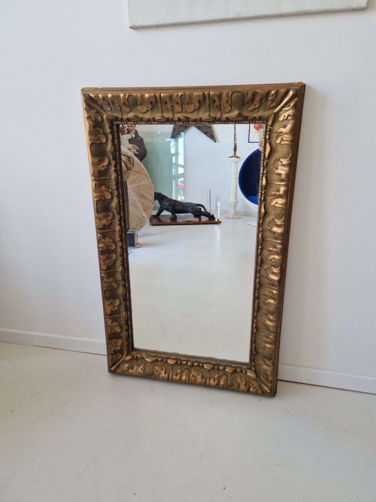 photo vinterior Antique French Gilded Over Mantle Mirror