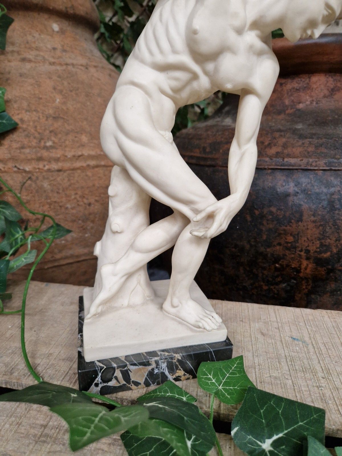 photo vintage Antique French Diskobolos Sculpture Of Alabaster And Marble