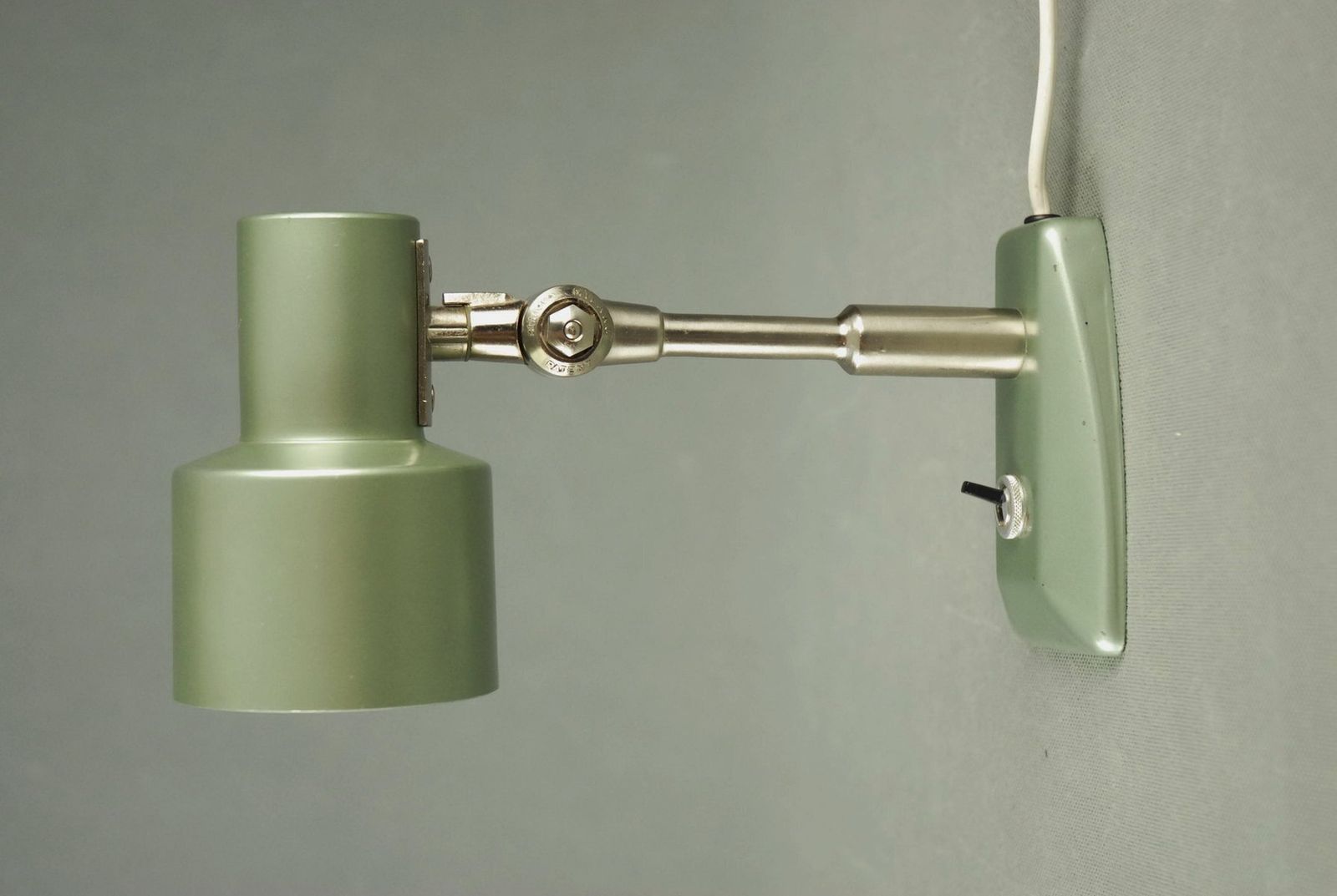 photo for sale Mid Century Modern Italian Table Lamp From Stilnovo, 1960s