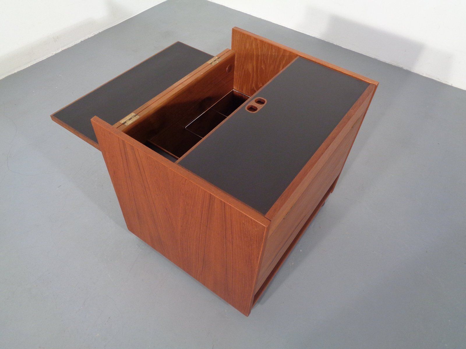 Rollable Teak Bar From Randers Møbelfabrik, Denmark, 1960s photo vintage