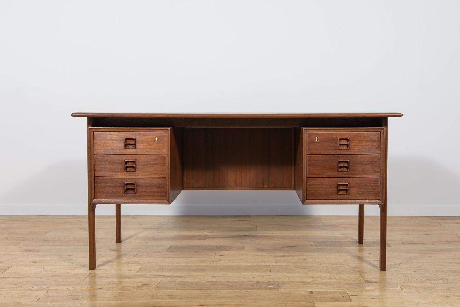 Mid Century Teak Desk By Arne Vodder For Sibast, Denmark, 1960s photo Furniture