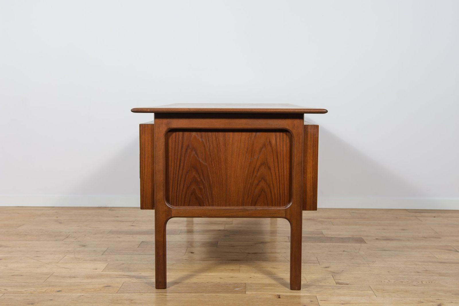 Mid Century Teak Desk By Arne Vodder For Sibast, Denmark, 1960s photo vinterior