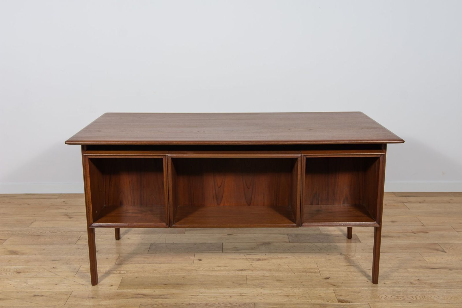 photo furniture Mid Century Teak Desk By Arne Vodder For Sibast, Denmark, 1960s