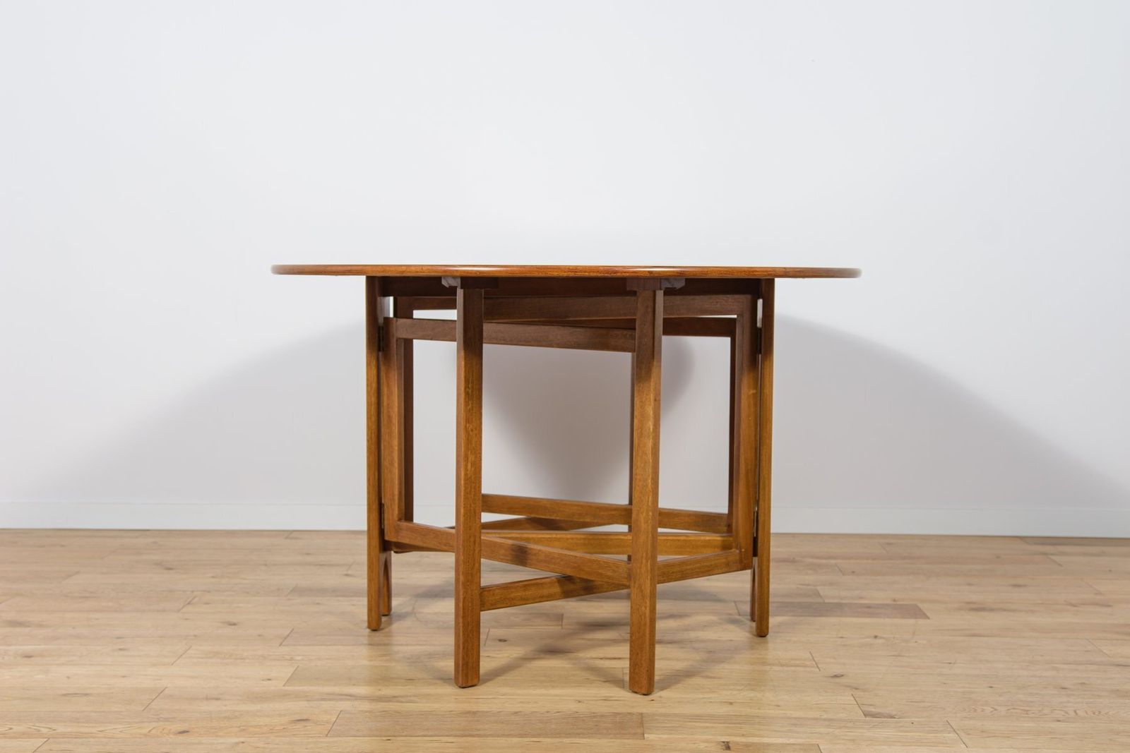 1162.0 Mid Century Modern Round Drop Leaf Dining Table From Jentique, United Kingdom, 1960s photo
