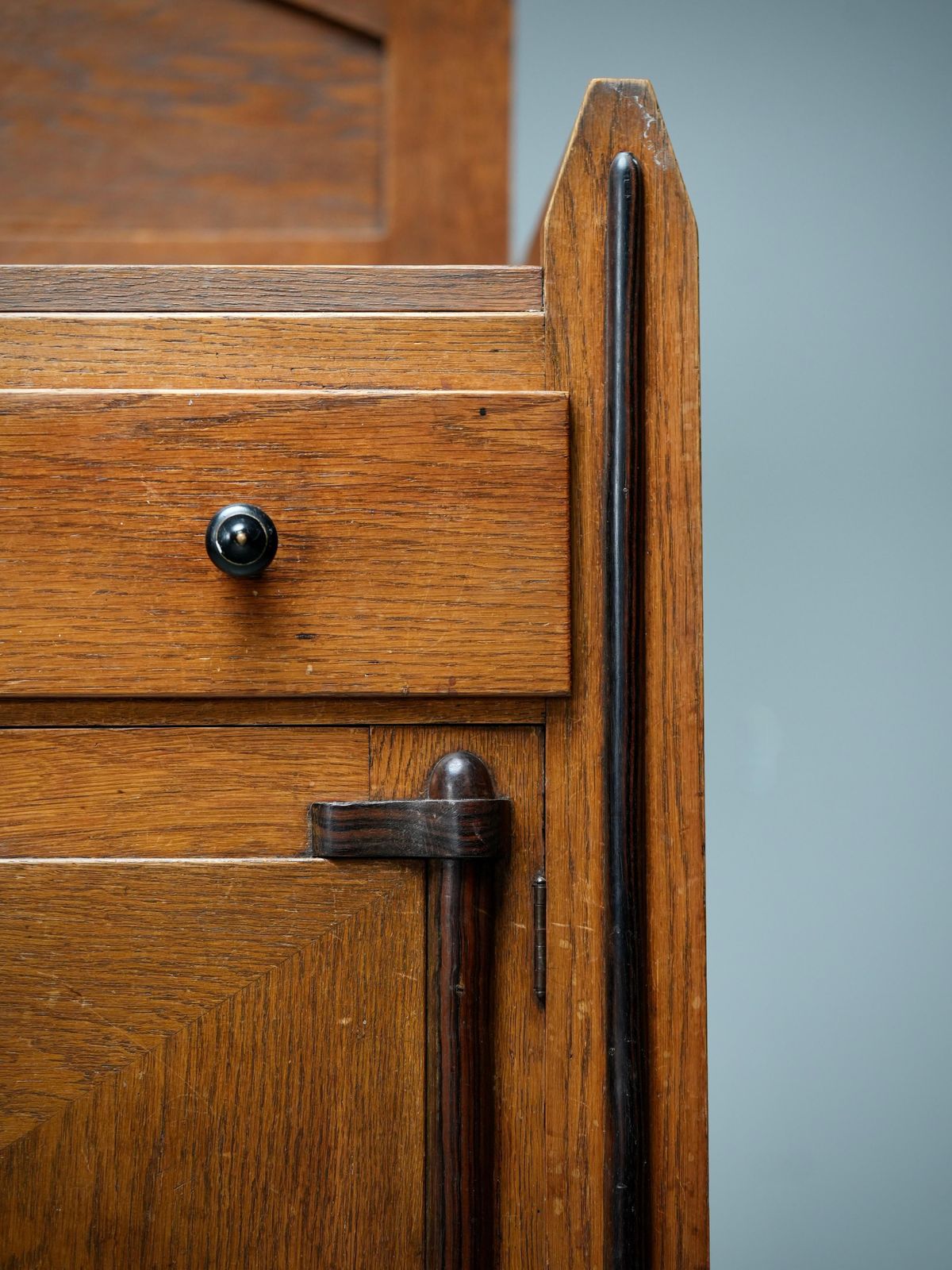 3954.0 Art Deco Bar Cabinet In Solid Oak And Coromandel, Europe, 1930 photo