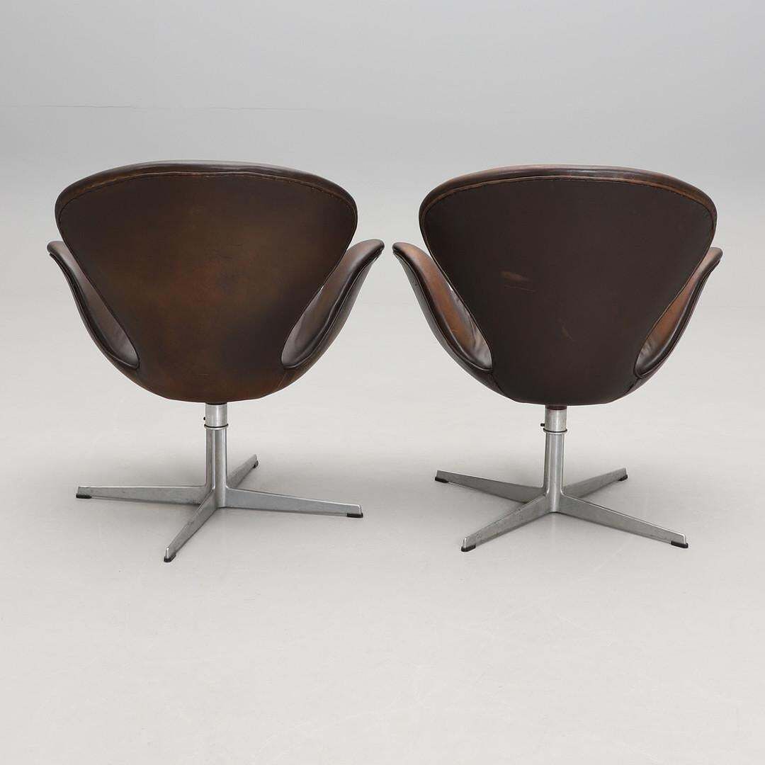 Pair Of Arne Jacobsen "Swan“Armchair For Fritz Hansen photo vinterior